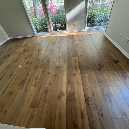 Villa Blanca engineered hardwood in Santiago