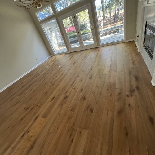 Villa Blanca engineered hardwood in Santiago